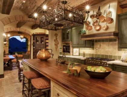 Bu makalede, mutfağı daha sıcak ve davetkar yapmanın yollarını keşfedecek, modern mutfaklara geleneksel dokunuşları nasıl ekleyeceğimizi öğreneceğiz.